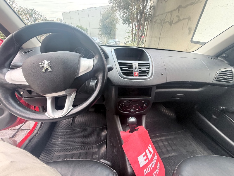 PEUGEOT HOGGAR 1.4 X-LINE 8V 2012/2012 ELY AUTOMÓVEIS LAJEADO / Carros no Vale