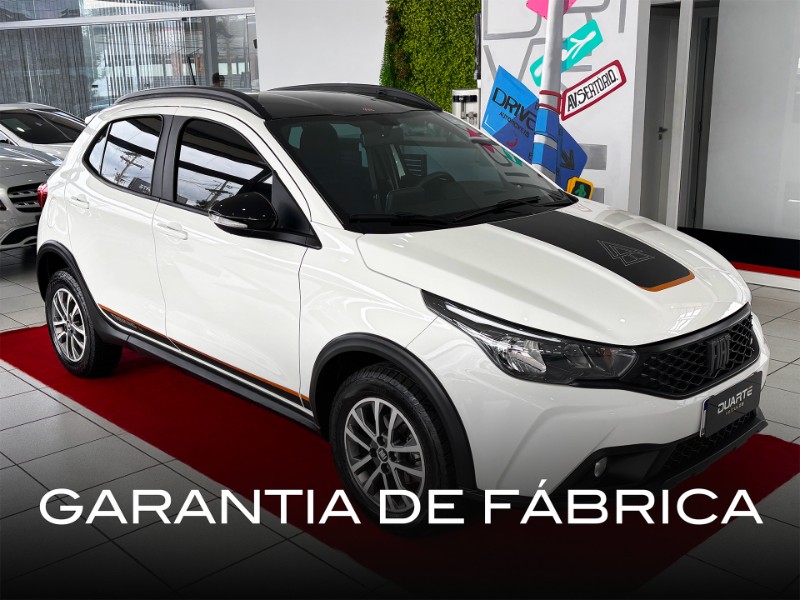 FIAT ARGO 1.3 8V TREKKING FLEX 4P MANUAL 2024/2025 DUARTE VEÍCULOS PORTO ALEGRE / Carros no Vale