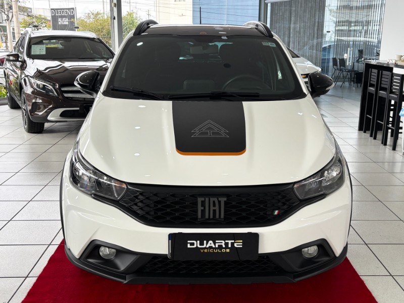 FIAT ARGO 1.3 8V TREKKING FLEX 4P MANUAL 2024/2025 DUARTE VEÍCULOS PORTO ALEGRE / Carros no Vale