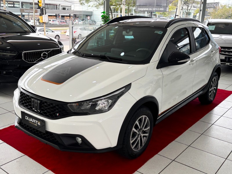 FIAT ARGO 1.3 8V TREKKING FLEX 4P MANUAL 2024/2025 DUARTE VEÍCULOS PORTO ALEGRE / Carros no Vale