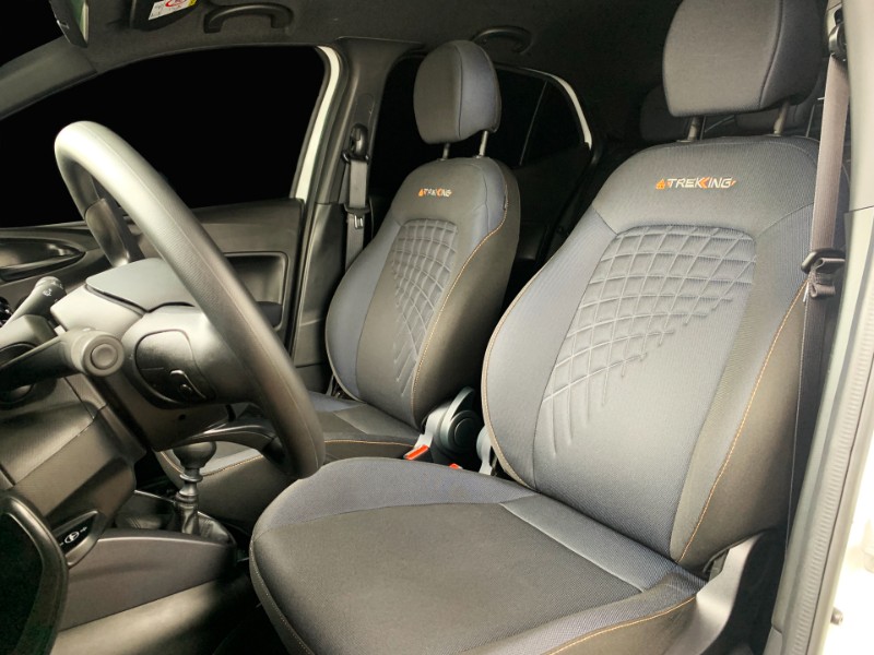 FIAT ARGO 1.3 8V TREKKING FLEX 4P MANUAL 2024/2025 DUARTE VEÍCULOS PORTO ALEGRE / Carros no Vale