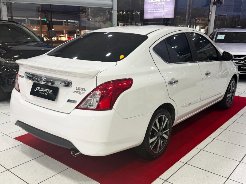 NISSAN VERSA UNIQUE 1.6 16V FLEXSTART 2017/2018 DUARTE VEÍCULOS PORTO ALEGRE / Carros no Vale