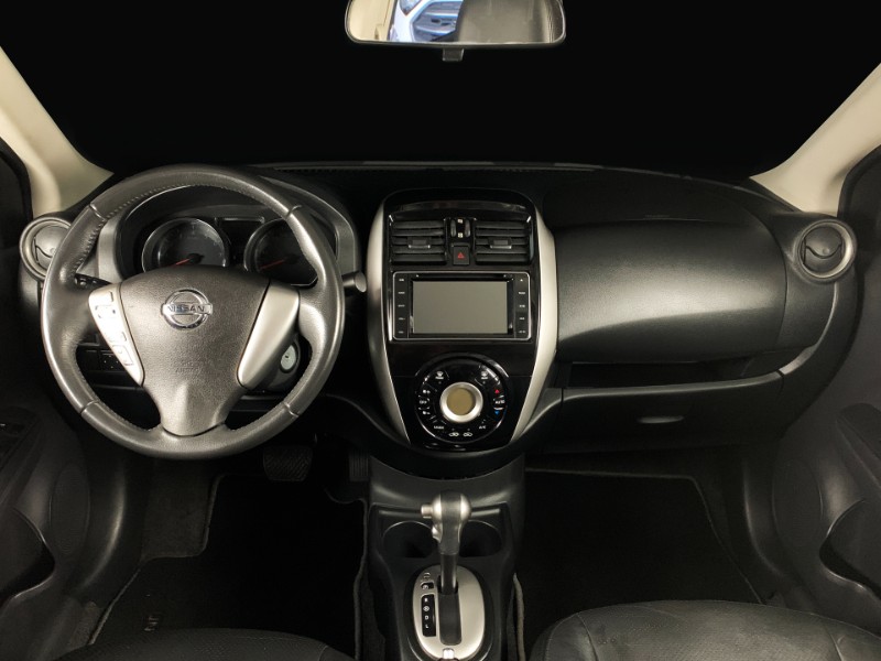 NISSAN VERSA UNIQUE 1.6 16V FLEXSTART 2017/2018 DUARTE VEÍCULOS PORTO ALEGRE / Carros no Vale