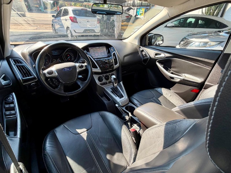 FORD FOCUS 2.0 SEDAN /2014 AR MULTIMARCAS VENÂNCIO AIRES / Carros no Vale