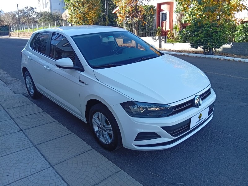 VOLKSWAGEN POLO MF 2018/2019 ALTERNATIVA VEÍCULOS LAJEADO / Carros no Vale