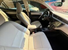 TOYOTA COROLLA 1.8 GLI UPPER /2019 AR MULTIMARCAS VENÂNCIO AIRES / Carros no Vale