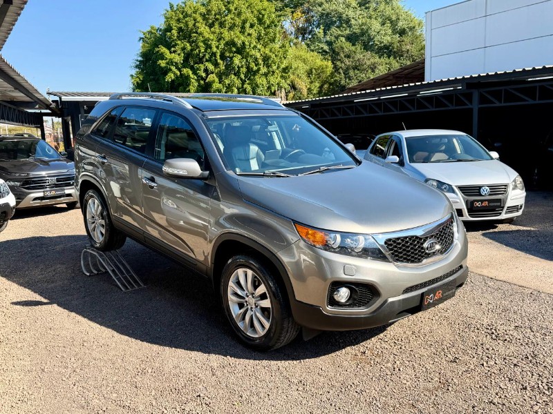 KIA SORENTO 3.5 TETO PANORAMICO /2012 AR MULTIMARCAS VENÂNCIO AIRES / Carros no Vale