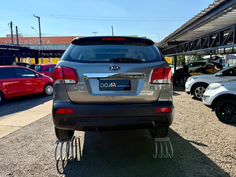 KIA SORENTO 3.5 TETO PANORAMICO /2012 AR MULTIMARCAS VENÂNCIO AIRES / Carros no Vale