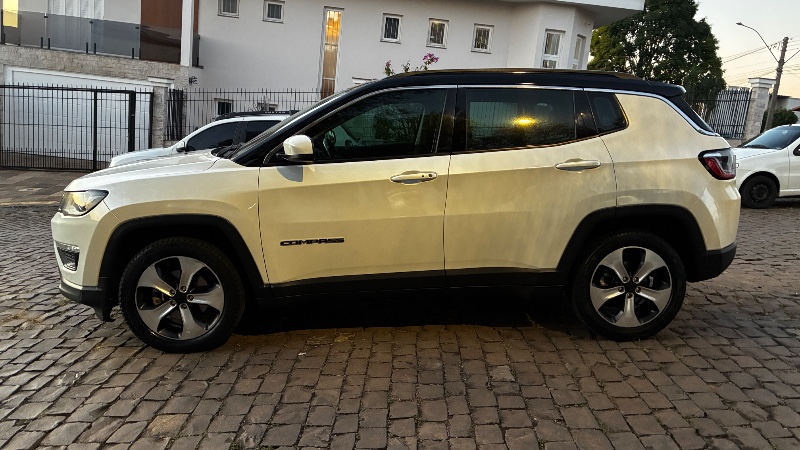 JEEP COMPASS 2.0 16V FLEX LONGITUDE AUTOMÁTICO 2017/2018 COMPLETO VEÍCULOS GUAPORÉ / Carros no Vale JEEP COMPASS 2.0 16V FLEX LONGITUDE AUTOMÁTICO 2017/2018 COMPLETO VEÍCULOS GUAPORÉ / Carros no Vale