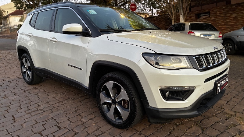 JEEP COMPASS 2.0 16V FLEX LONGITUDE AUTOMÁTICO 2017/2018 COMPLETO VEÍCULOS GUAPORÉ / Carros no Vale JEEP COMPASS 2.0 16V FLEX LONGITUDE AUTOMÁTICO 2017/2018 COMPLETO VEÍCULOS GUAPORÉ / Carros no Vale