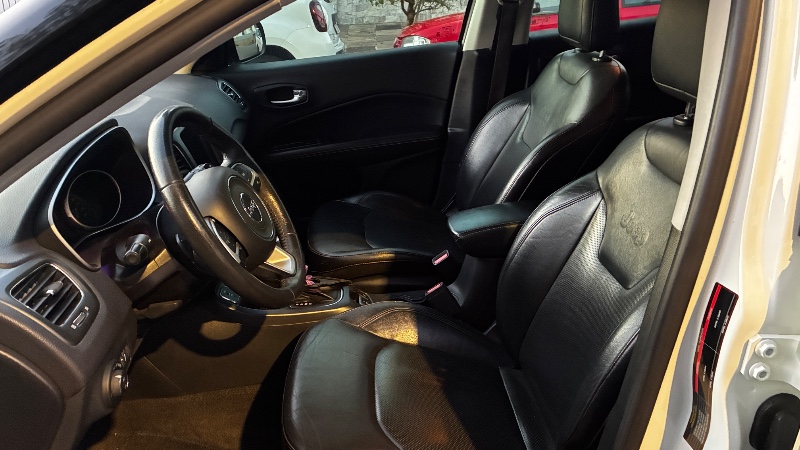 JEEP COMPASS 2.0 16V FLEX LONGITUDE AUTOMÁTICO 2017/2018 COMPLETO VEÍCULOS GUAPORÉ / Carros no Vale JEEP COMPASS 2.0 16V FLEX LONGITUDE AUTOMÁTICO 2017/2018 COMPLETO VEÍCULOS GUAPORÉ / Carros no Vale