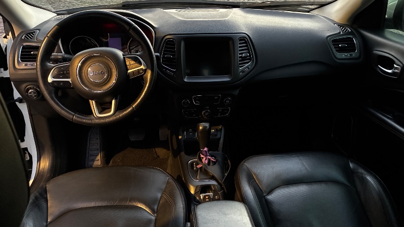 JEEP COMPASS 2.0 16V FLEX LONGITUDE AUTOMÁTICO 2017/2018 COMPLETO VEÍCULOS GUAPORÉ / Carros no Vale JEEP COMPASS 2.0 16V FLEX LONGITUDE AUTOMÁTICO 2017/2018 COMPLETO VEÍCULOS GUAPORÉ / Carros no Vale