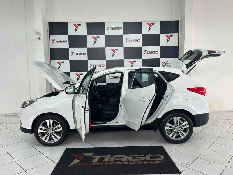 HYUNDAI IX 35 IX35 2.0 2020/2020 TIAGO AUTOMÓVEIS VENÂNCIO AIRES / Carros no Vale