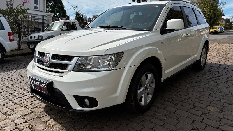 FIAT FREEMONT PRECISION /7 LUGARES / IMPECÁVEL 2011/2012 COMPLETO VEÍCULOS GUAPORÉ / Carros no Vale