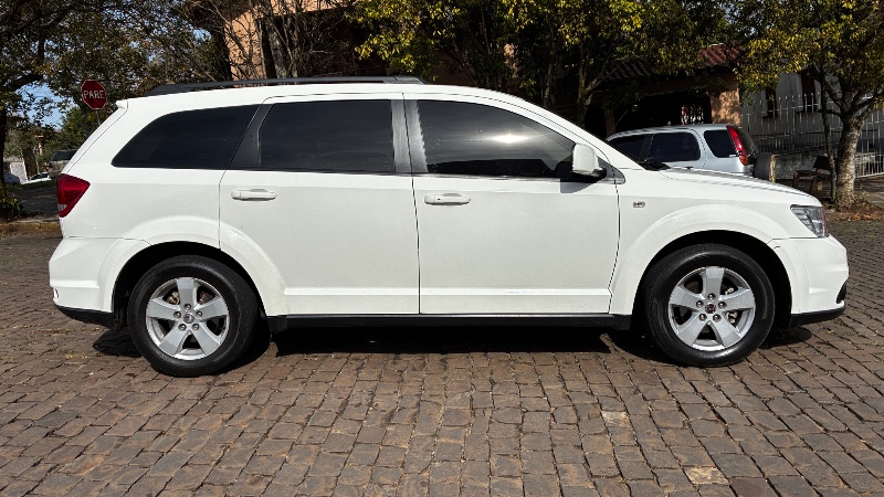 FIAT FREEMONT PRECISION /7 LUGARES / IMPECÁVEL 2011/2012 COMPLETO VEÍCULOS GUAPORÉ / Carros no Vale