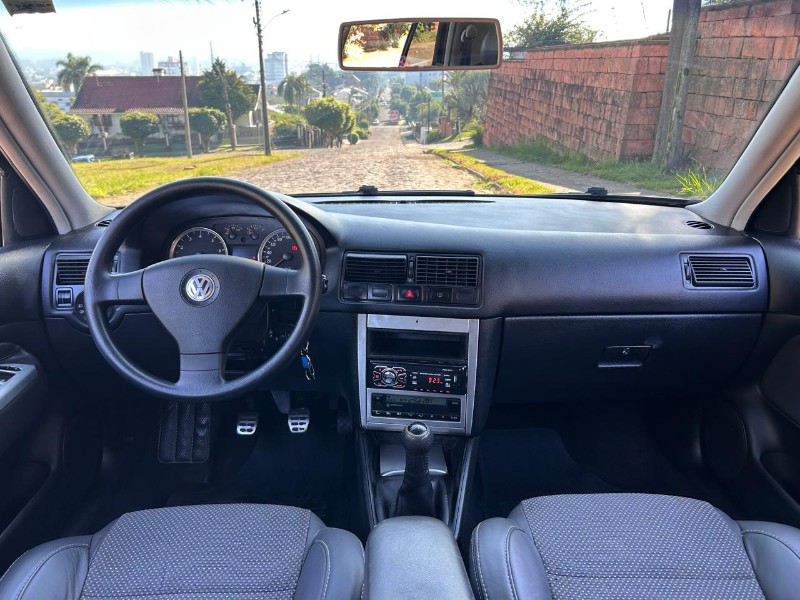 VOLKSWAGEN GOLF SPORTLINE 1.6 MI TOTAL FLEX 8V 4P 2010/2010 LS MULTIMARCAS VENÂNCIO AIRES / Carros no Vale