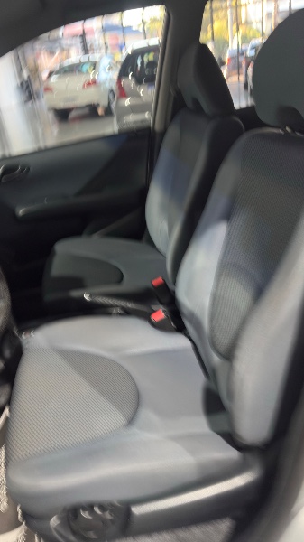 HONDA FIT 1.4 LX 16V FLEX 4P AUTOMÁTICO /2008 NEURI VEÍCULOS LAJEADO / Carros no Vale