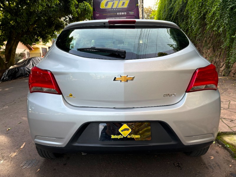 CHEVROLET ONIX LT 1.0 2018/2019 ESTAÇÃO DO CARRO ESTRELA / Carros no Vale CHEVROLET ONIX LT 1.0 2018/2019 ESTAÇÃO DO CARRO ESTRELA / Carros no Vale