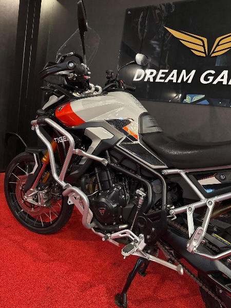TRIUMPH TIGER 900 900 RALLY PRO /2025 EXCLUSIVO VEÍCULOS SANTA CRUZ DO SUL / Carros no Vale