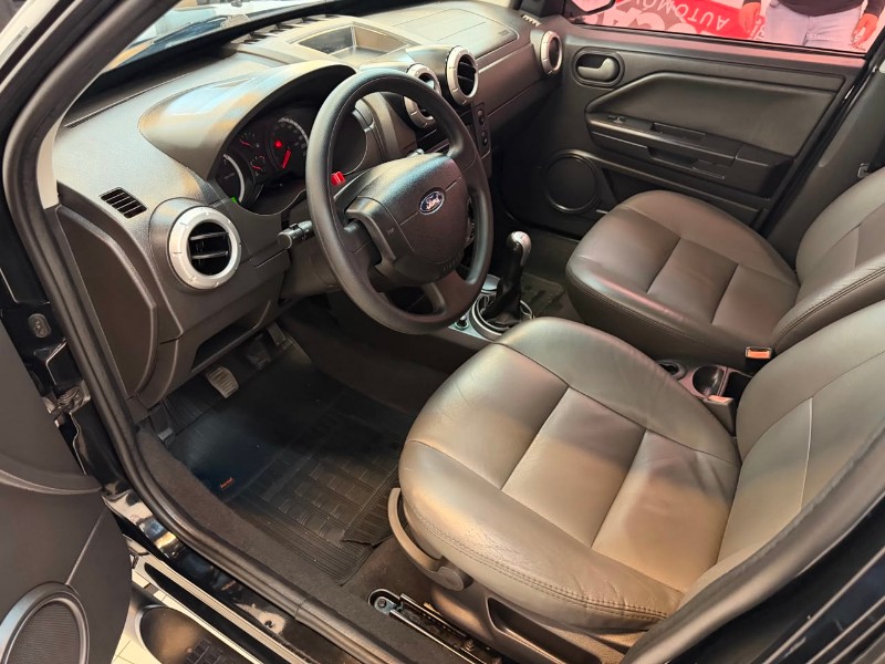 FORD ECOSPORT 1.6 XLT 8V 2008/2008 LUCAS AUTOMÓVEIS BOM RETIRO DO SUL / Carros no Vale
