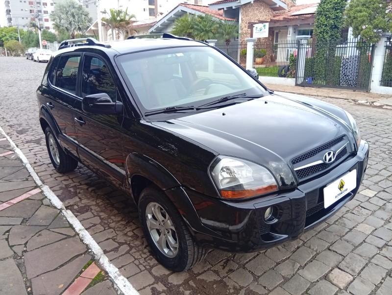 HYUNDAI TUCSON GLS 2014/2015 ALTERNATIVA VEÍCULOS LAJEADO / Carros no Vale