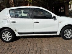 RENAULT SANDERO 1.0 12V SCE FLEX EXPRESSION MANUAL 2011/2011 COMPLETO VEÍCULOS GUAPORÉ / Carros no Vale