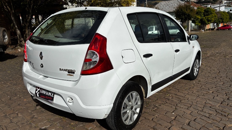 RENAULT SANDERO 1.0 12V SCE FLEX EXPRESSION MANUAL 2011/2011 COMPLETO VEÍCULOS GUAPORÉ / Carros no Vale