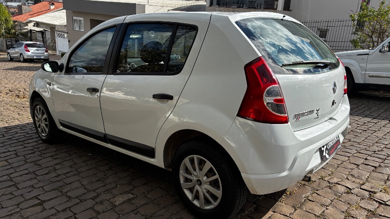 RENAULT SANDERO 1.0 12V SCE FLEX EXPRESSION MANUAL 2011/2011 COMPLETO VEÍCULOS GUAPORÉ / Carros no Vale