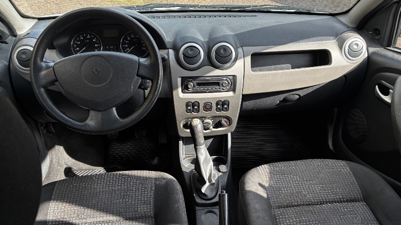 RENAULT SANDERO 1.0 12V SCE FLEX EXPRESSION MANUAL 2011/2011 COMPLETO VEÍCULOS GUAPORÉ / Carros no Vale