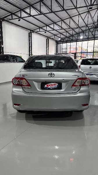 TOYOTA COROLLA 2.0 XEI 16V 2013 2013/2013 NEURI VEÍCULOS LAJEADO / Carros no Vale TOYOTA COROLLA 2.0 XEI 16V 2013 2013/2013 NEURI VEÍCULOS LAJEADO / Carros no Vale