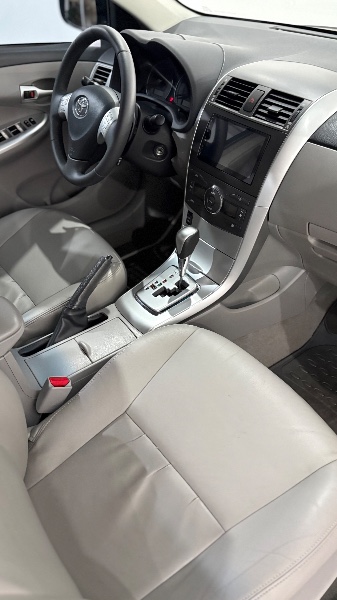 TOYOTA COROLLA 2.0 XEI 16V 2013 2013/2013 NEURI VEÍCULOS LAJEADO / Carros no Vale TOYOTA COROLLA 2.0 XEI 16V 2013 2013/2013 NEURI VEÍCULOS LAJEADO / Carros no Vale