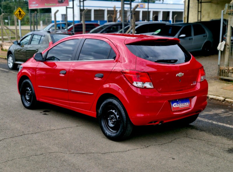 CHEVROLET ONIX HATCH LT 1.0 8V FLEXPOWER 5P MEC. 2014/2015 CRUZEIRO MULTIMARCAS CRUZEIRO DO SUL / Carros no Vale