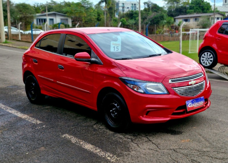 CHEVROLET ONIX HATCH LT 1.0 8V FLEXPOWER 5P MEC. 2014/2015 CRUZEIRO MULTIMARCAS CRUZEIRO DO SUL / Carros no Vale