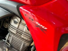 HONDA MOTOS CB 300R /2014 RT 811 VEÍCULOS ARROIO DO MEIO / Carros no Vale