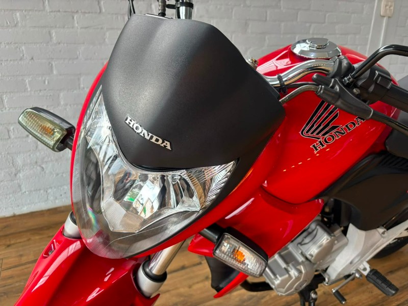 HONDA MOTOS CB 300R /2014 RT 811 VEÍCULOS ARROIO DO MEIO / Carros no Vale