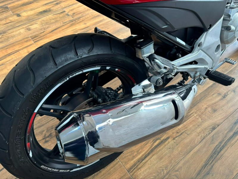 HONDA MOTOS CB 300R /2014 RT 811 VEÍCULOS ARROIO DO MEIO / Carros no Vale