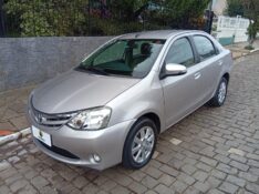 TOYOTA ETIOS SEDAN XLS 1.5 2016/2017 ALTERNATIVA VEÍCULOS LAJEADO / Carros no Vale