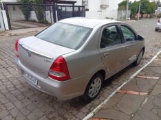 TOYOTA ETIOS SEDAN XLS 1.5 2016/2017 ALTERNATIVA VEÍCULOS LAJEADO / Carros no Vale