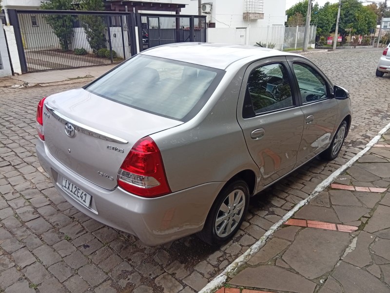 TOYOTA ETIOS SEDAN XLS 1.5 2016/2017 ALTERNATIVA VEÍCULOS LAJEADO / Carros no Vale TOYOTA ETIOS SEDAN XLS 1.5 2016/2017 ALTERNATIVA VEÍCULOS LAJEADO / Carros no Vale