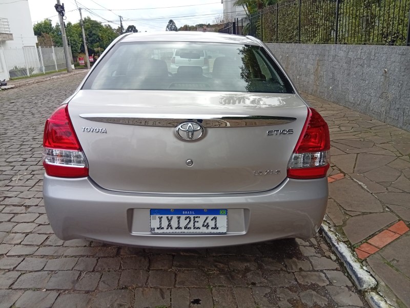 TOYOTA ETIOS SEDAN XLS 1.5 2016/2017 ALTERNATIVA VEÍCULOS LAJEADO / Carros no Vale TOYOTA ETIOS SEDAN XLS 1.5 2016/2017 ALTERNATIVA VEÍCULOS LAJEADO / Carros no Vale