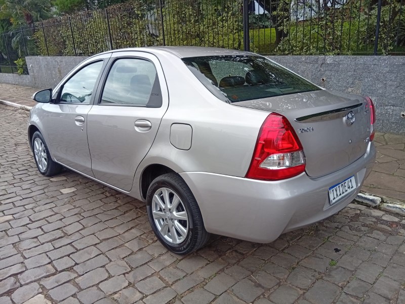 TOYOTA ETIOS SEDAN XLS 1.5 2016/2017 ALTERNATIVA VEÍCULOS LAJEADO / Carros no Vale TOYOTA ETIOS SEDAN XLS 1.5 2016/2017 ALTERNATIVA VEÍCULOS LAJEADO / Carros no Vale
