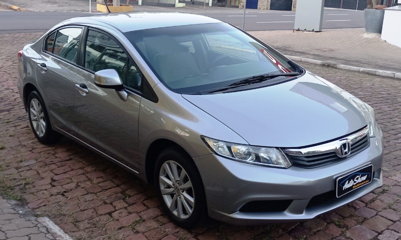 HONDA CIVIC 1.8 LXS 16V FLEX 4P AUTOMÁTICO /2015 AUTO SHOW SANTA CRUZ DO SUL / Carros no Vale