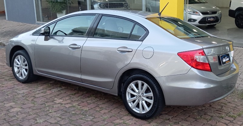 HONDA CIVIC 1.8 LXS 16V FLEX 4P AUTOMÁTICO /2015 AUTO SHOW SANTA CRUZ DO SUL / Carros no Vale