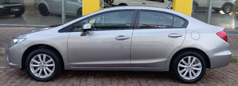 HONDA CIVIC 1.8 LXS 16V FLEX 4P AUTOMÁTICO /2015 AUTO SHOW SANTA CRUZ DO SUL / Carros no Vale