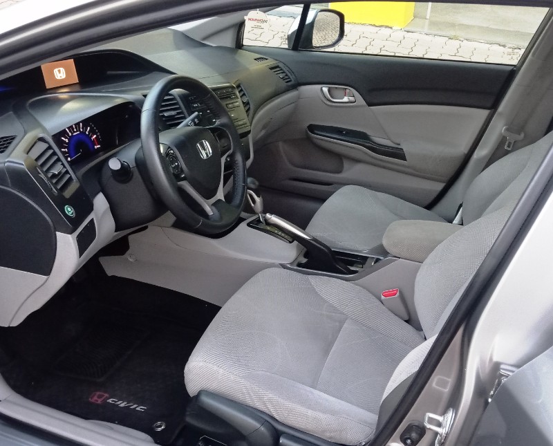 HONDA CIVIC 1.8 LXS 16V FLEX 4P AUTOMÁTICO /2015 AUTO SHOW SANTA CRUZ DO SUL / Carros no Vale