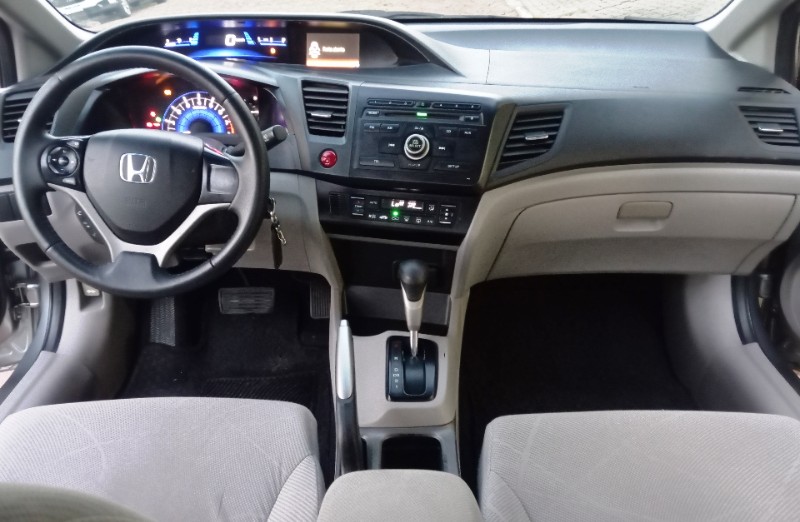 HONDA CIVIC 1.8 LXS 16V FLEX 4P AUTOMÁTICO /2015 AUTO SHOW SANTA CRUZ DO SUL / Carros no Vale