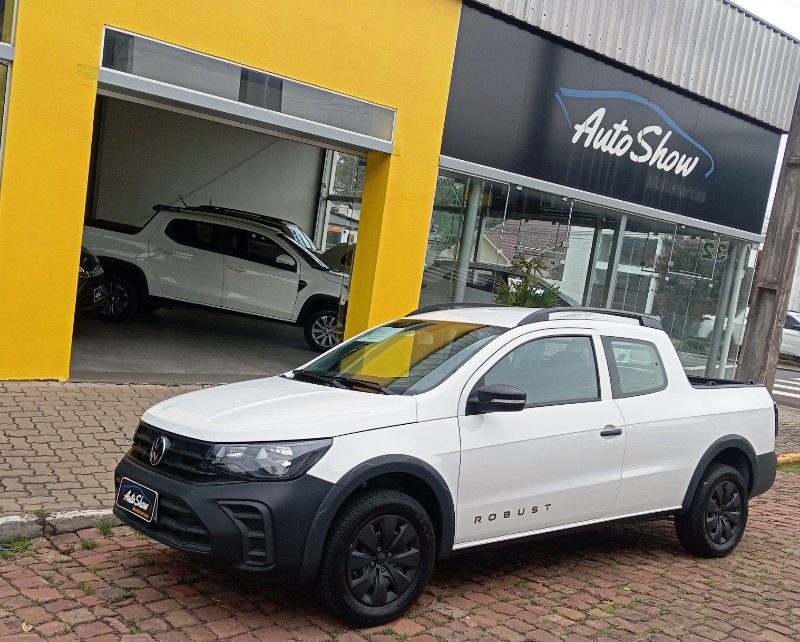 VOLKSWAGEN SAVEIRO ROBUST 1.6 TOTAL FLEX 8V CD /2025 AUTO SHOW SANTA CRUZ DO SUL / Carros no Vale