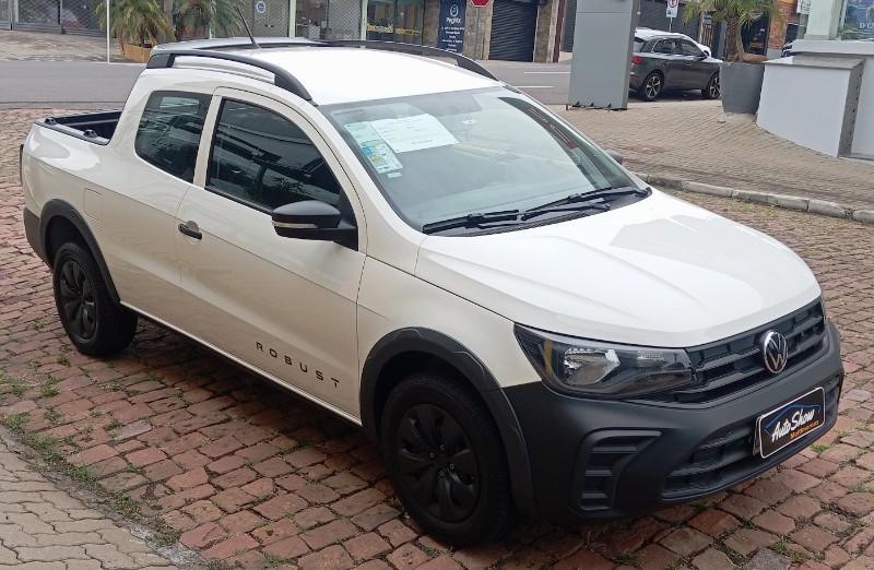 VOLKSWAGEN SAVEIRO ROBUST 1.6 TOTAL FLEX 8V CD /2025 AUTO SHOW SANTA CRUZ DO SUL / Carros no Vale