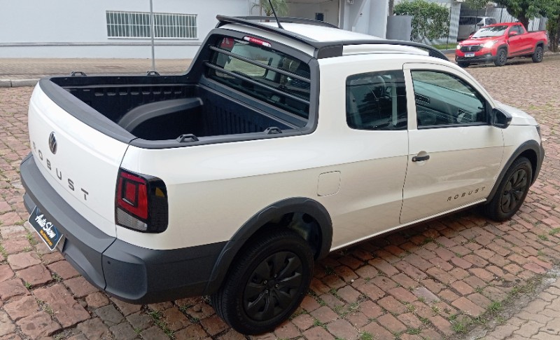 VOLKSWAGEN SAVEIRO ROBUST 1.6 TOTAL FLEX 8V CD /2025 AUTO SHOW SANTA CRUZ DO SUL / Carros no Vale