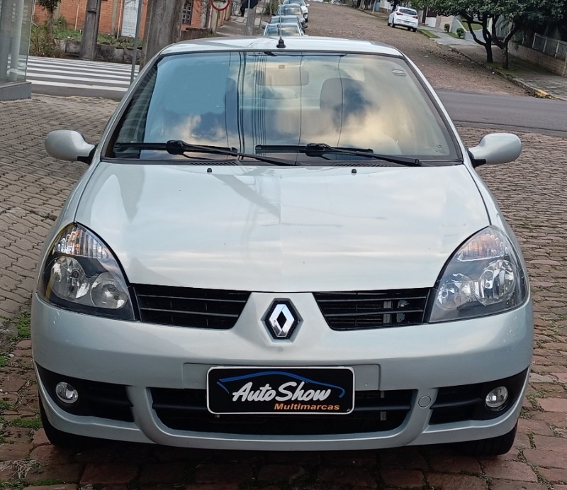RENAULT CLIO 1.6 PRIVILEGE SEDAN 16V /2009 AUTO SHOW SANTA CRUZ DO SUL / Carros no Vale
